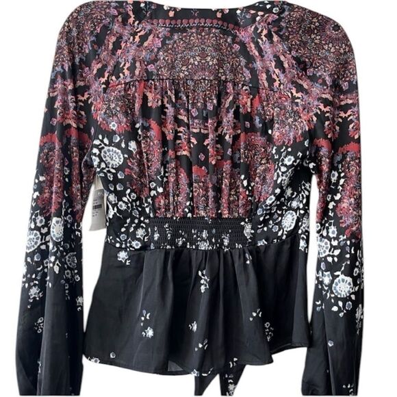 Free People NWT Run Free Tunic Top in Night Combo
Size XS - Picture 9 of 11